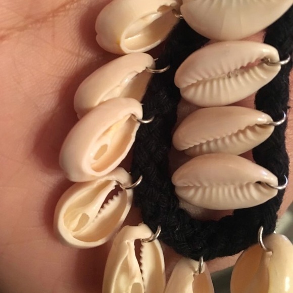 Seashell Conch Shell Mermaid Rope Choker Necklace - Picture 3 of 4