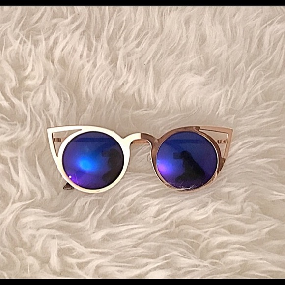 Accessories - NWT Gold Cat Eye Cutout Mirror Sunglasses