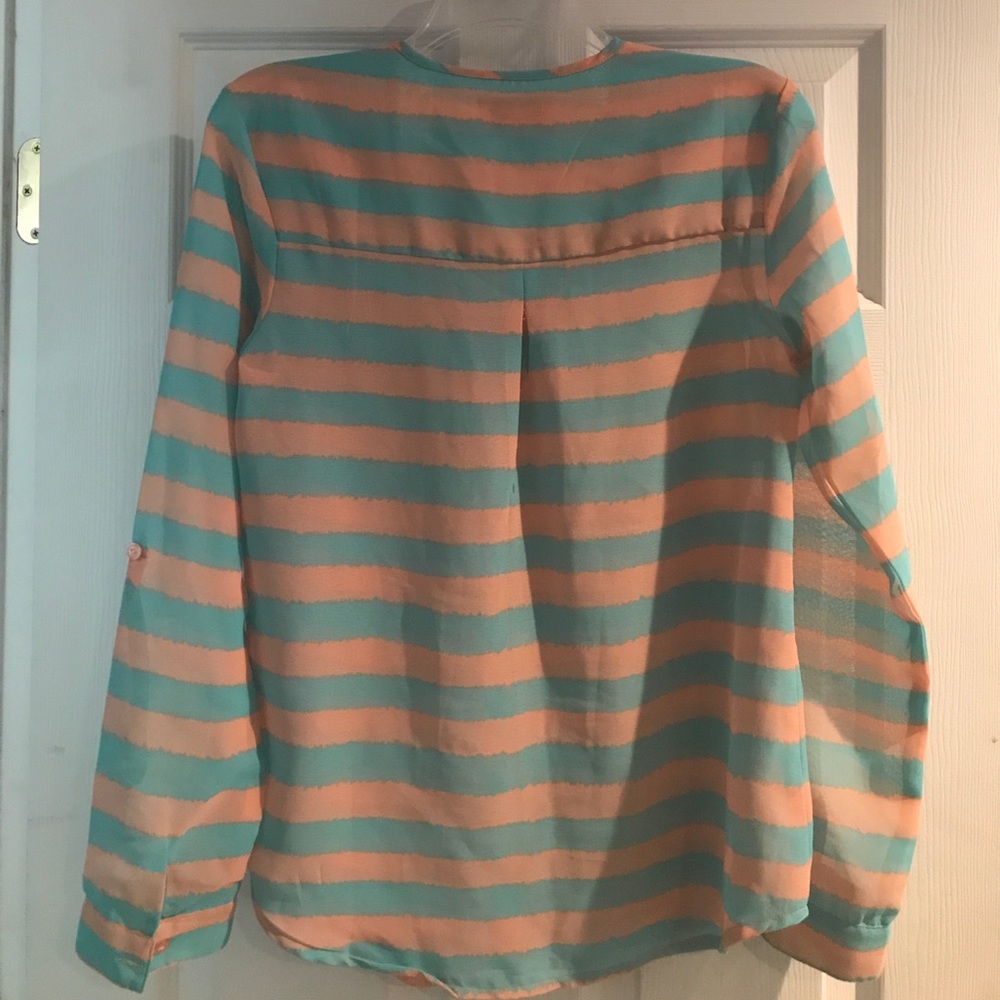 Stripe button down blouse - Picture 2 of 4