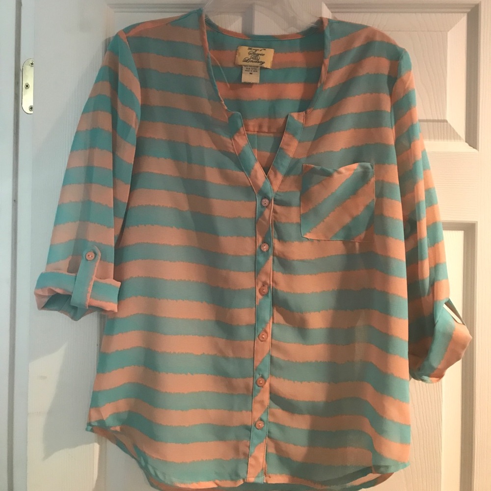 Stripe button down blouse - Picture 3 of 4