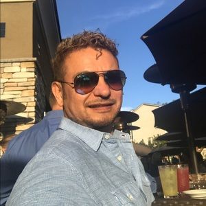 Meet your Posher, Gil