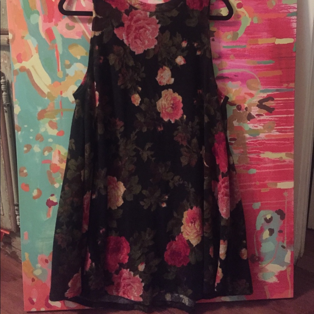 Floral sleeveless tunic