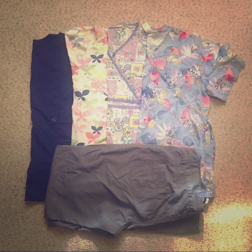 Women's M scrub lot