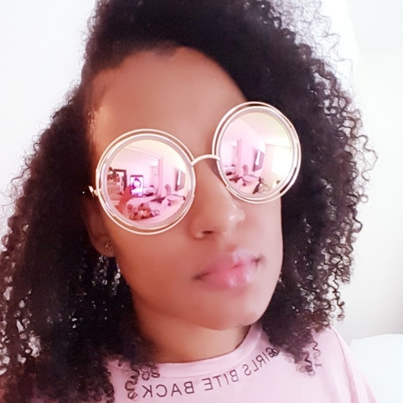 Oversized Fashion Sunglasses - Picture 2 of 3