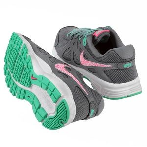 Nike Size 9 Revolution 2 Running woman's sneakers