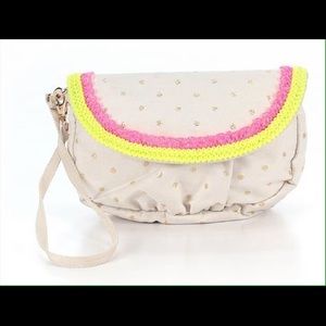 LeSportsac Bags - LeSportac beige clutch LeSportsac Bags - LeSportac beige clutch