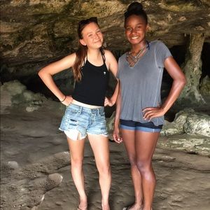 Meet your Posher, Mia