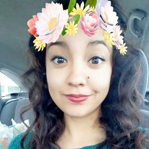 Meet your Posher, Amparo