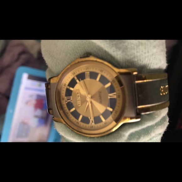 ❌SOLD❌ Gucci watch - Picture 1 of 5