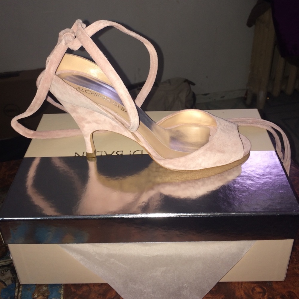 NEVER WORN Alchima Di Ballin Heels