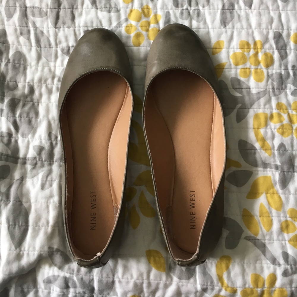 Gray Nine West flats