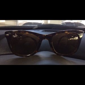 Brown Foldable Ray bans