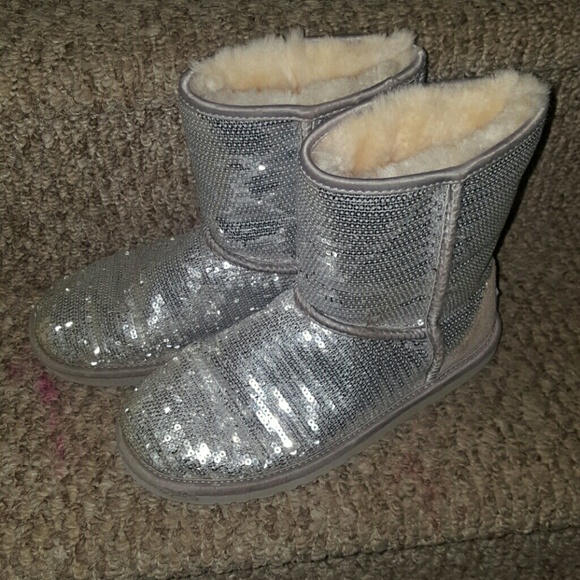 black and silver uggs