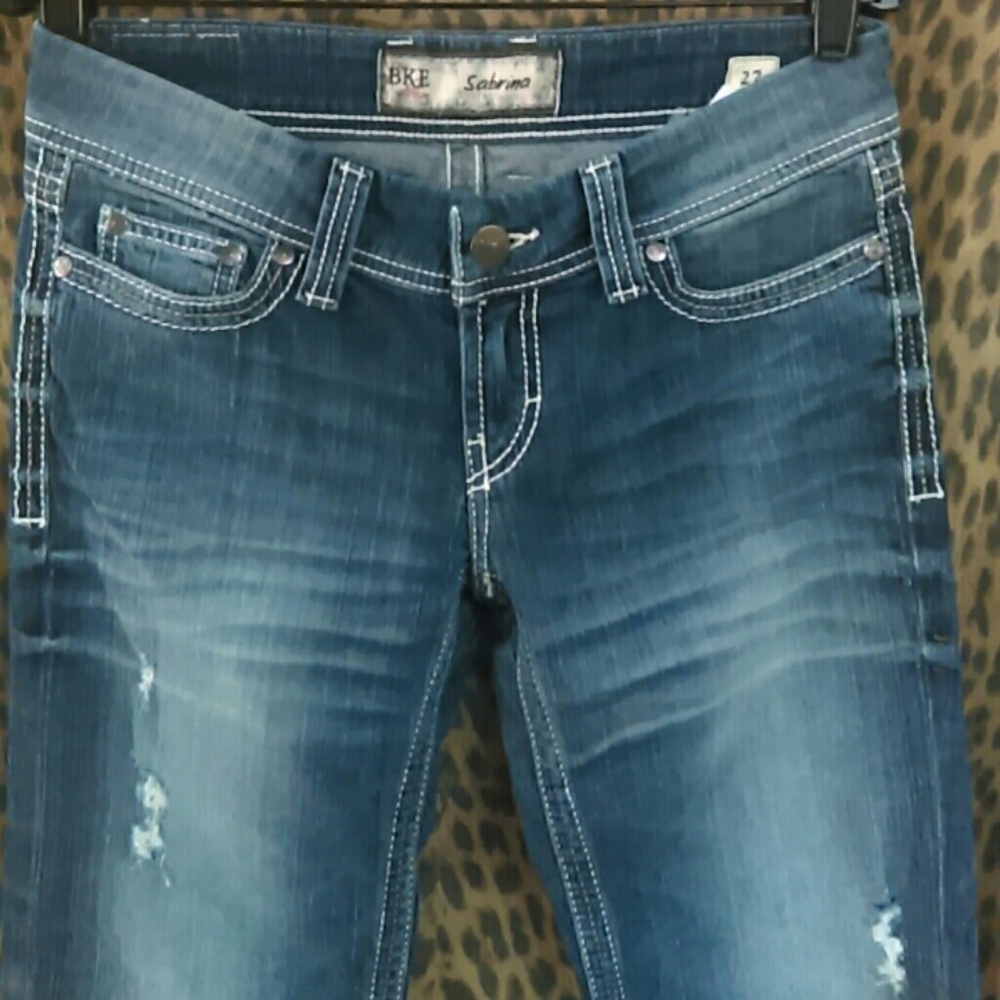 ⏬$40 BKE Sabrina size 27 jean