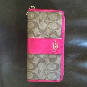 Authentic Coach zip around wallet