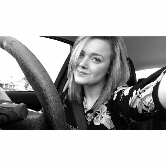 Meet your Posher, Kelsey - Picture 2 of 2