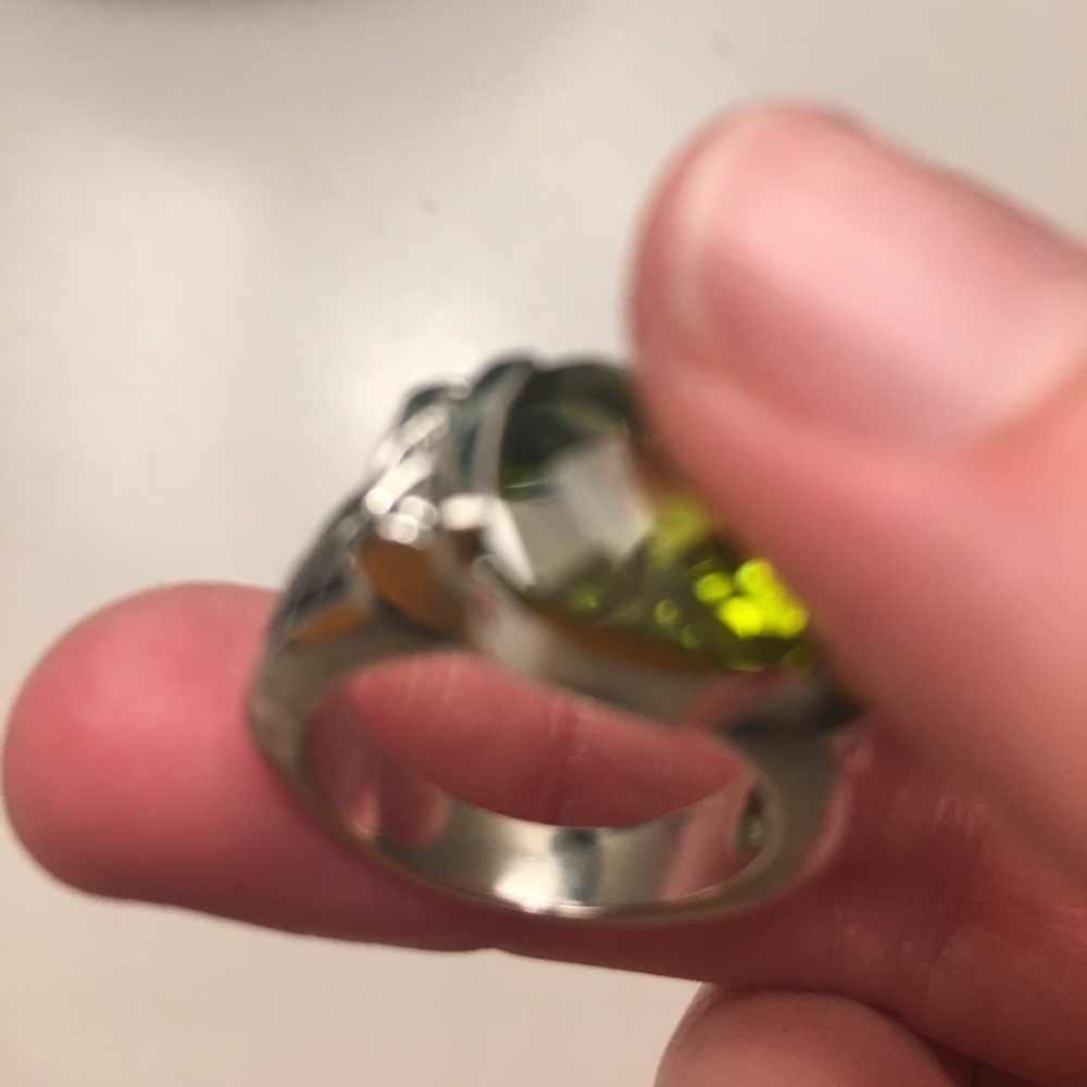 Peridot silver ring - Picture 4 of 6