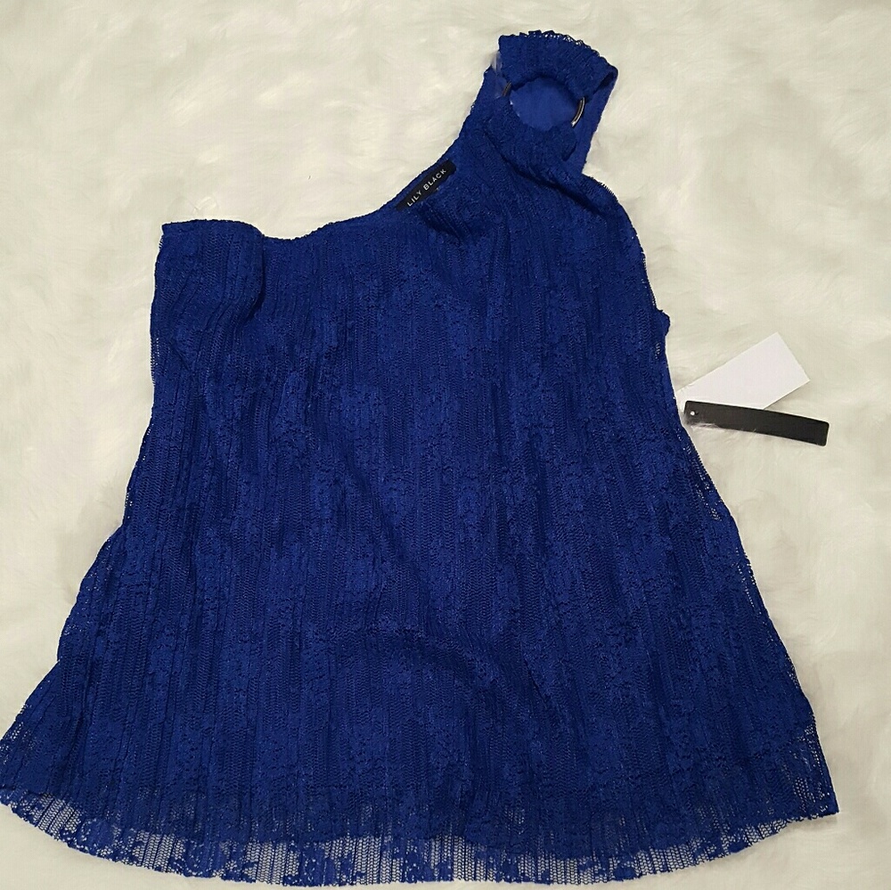 Nwt one shoulder top