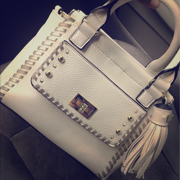 Small, Spunky, Steven Madden Handbag 😻 - Picture 1 of 3