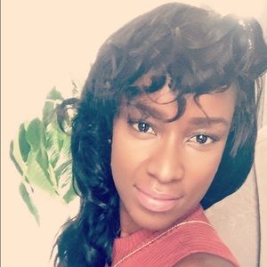 Meet your Posher, Dina