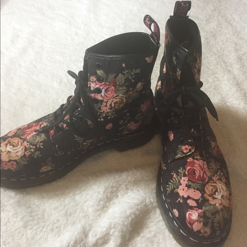 Victorian Flowers Dr. Martens