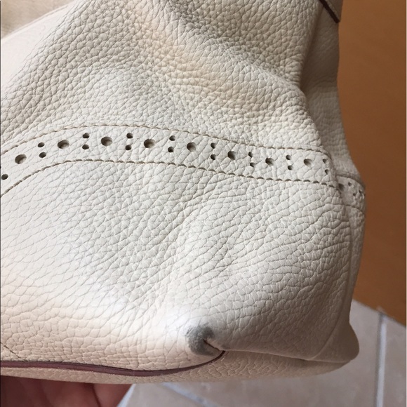 Dooney and Bourke Cream Pebbled Leather Bag - Picture 3 of 7
