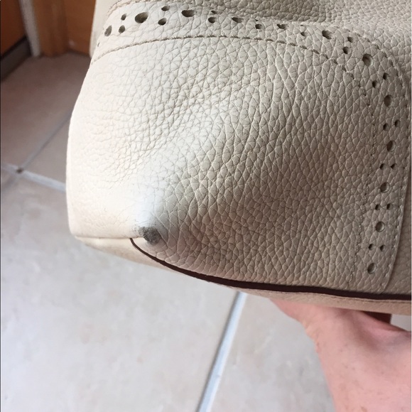 Dooney and Bourke Cream Pebbled Leather Bag - Picture 5 of 7