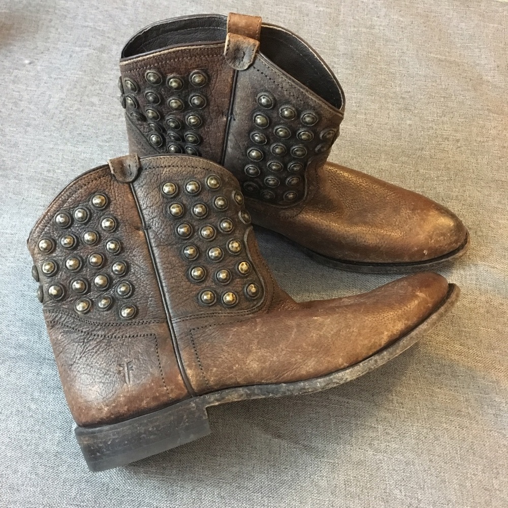 Frye  Distressed Wyatt Disc Short Leather Boots