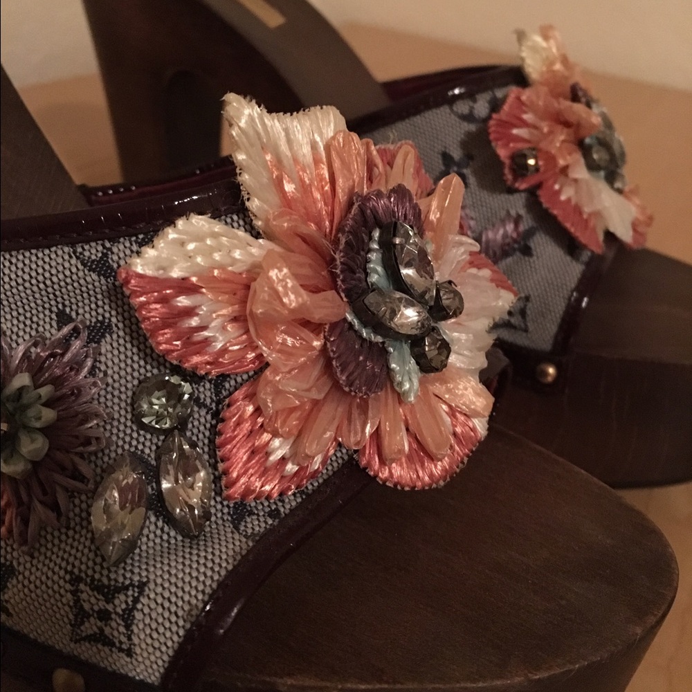 ❤️❤️sold❤️Louis Vuitton wood platform monogram l