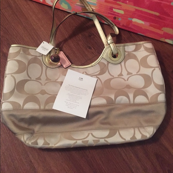 Coach Tote - Picture 2 of 5