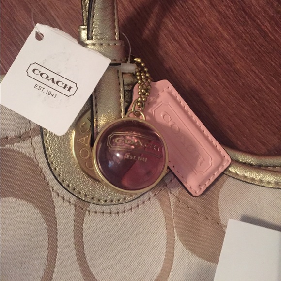 Coach Tote - Picture 4 of 5