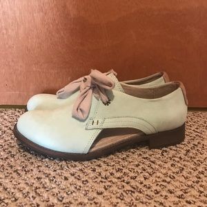 CAT Caterpillar Women's Shoes Size 8 light blue b