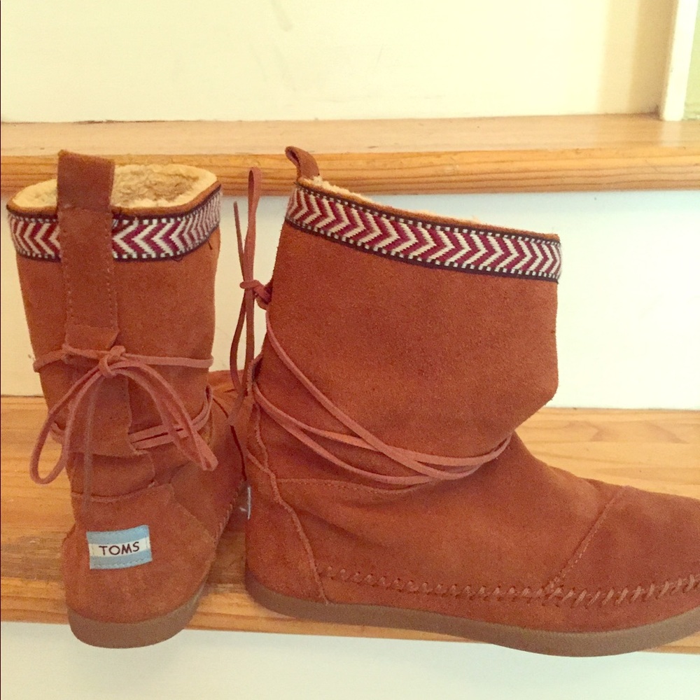 Toms Nepal boots - the un-basic Uggs!