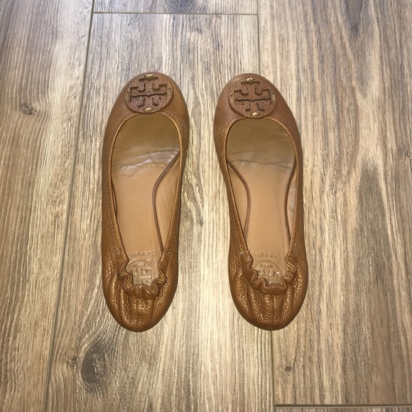 Tory Burch Shoes - ✨TAN TORY BURCH REVA FLATS✨