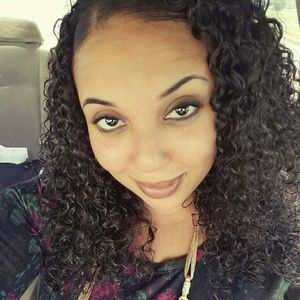 Meet your Posher, Alishia