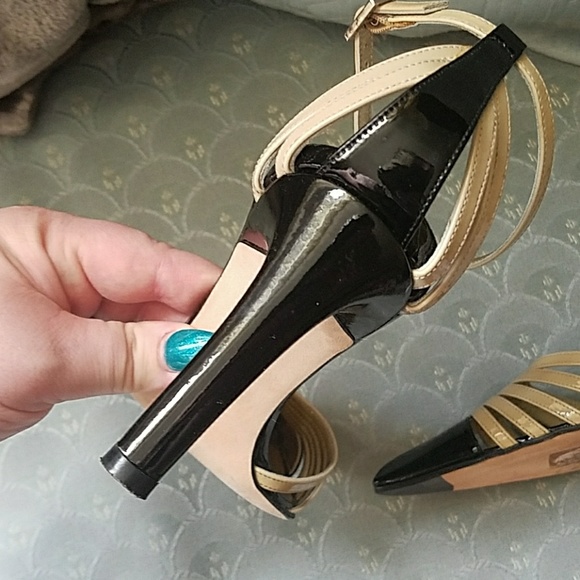 Christian Lacroix Black and Cream heels. Size 9 - Picture 4 of 8