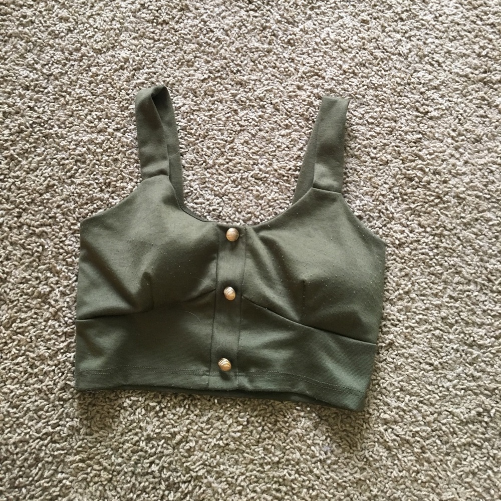 Body central crop top