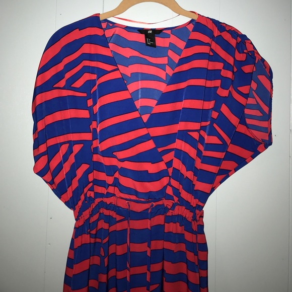 Blue and Red Short Sleeve Dress - Picture 3 of 3