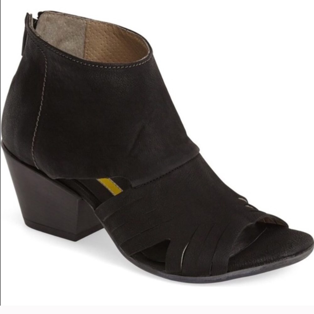 Manas Design Clelia Leather Bootie 39