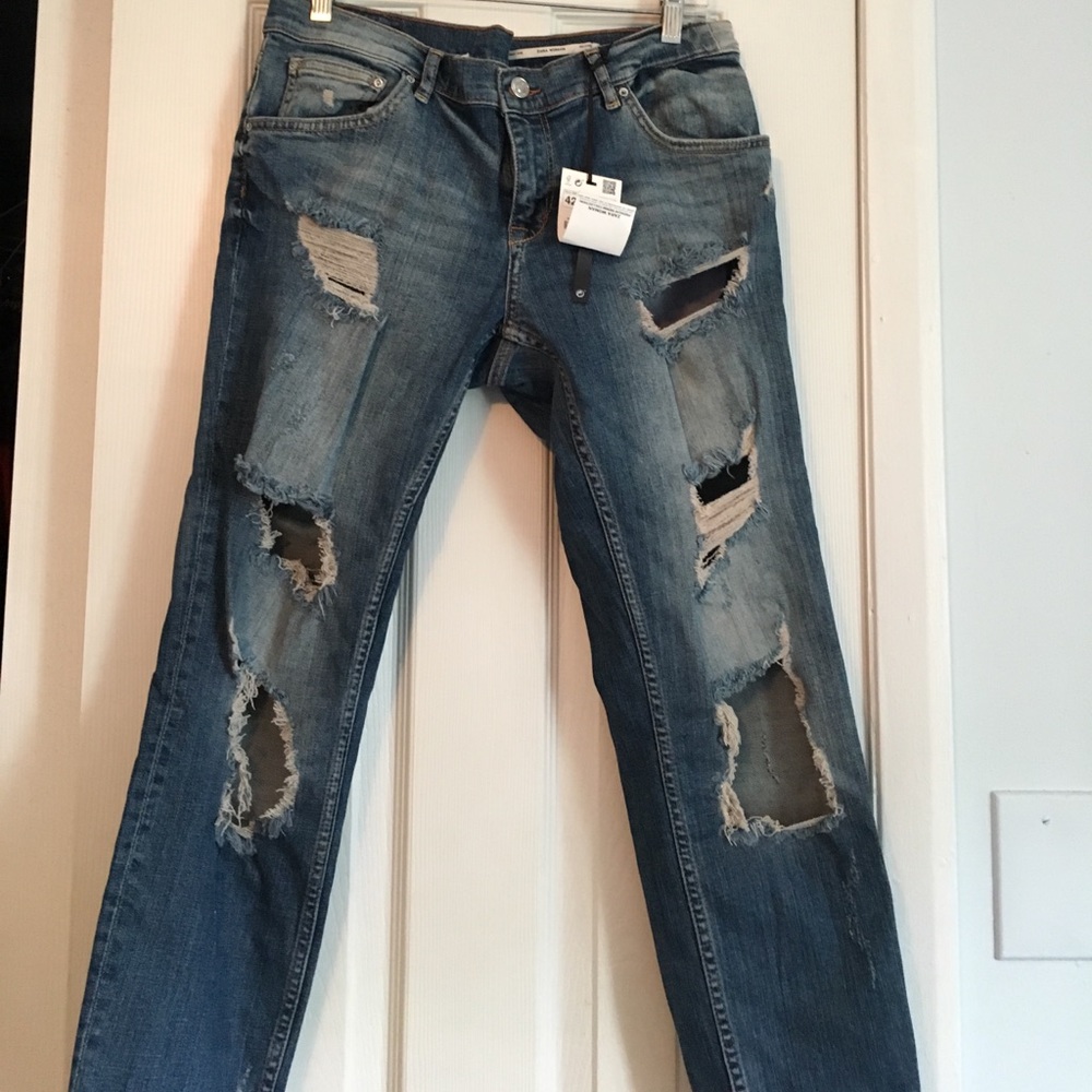 Zara Distressed Ankle Jeans