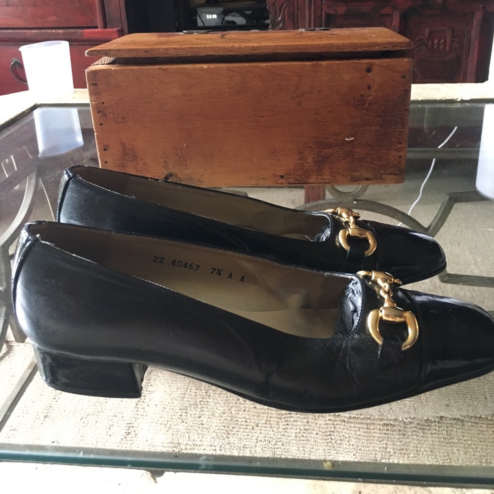 This AA fit (narrow). 1" heel, made in SPAIN