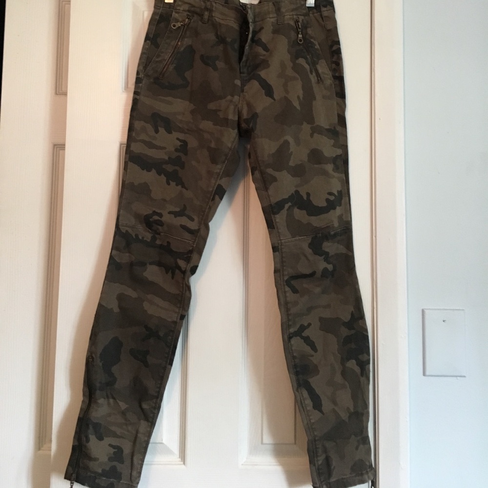 Zara Camo Print Ankle Jeans