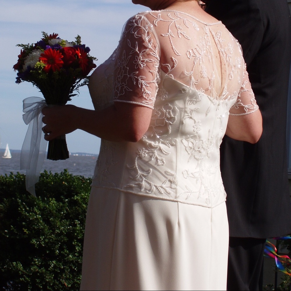 BEAUTIFUL Off White Beaded Dress, Size 18