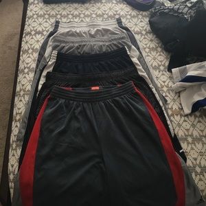 Bundle of 5 Men's basketball shorts.