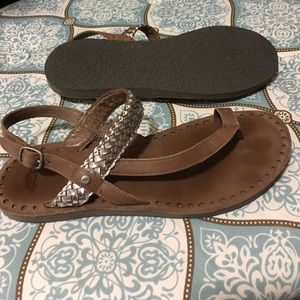 UGG sandals. Put a lil bling in your comfy step!