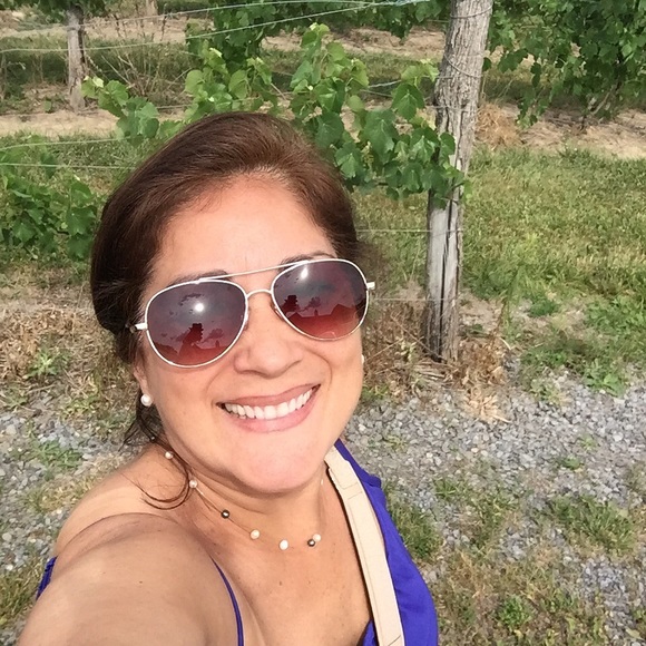 Meet your Posher, Grisel - Picture 2 of 2