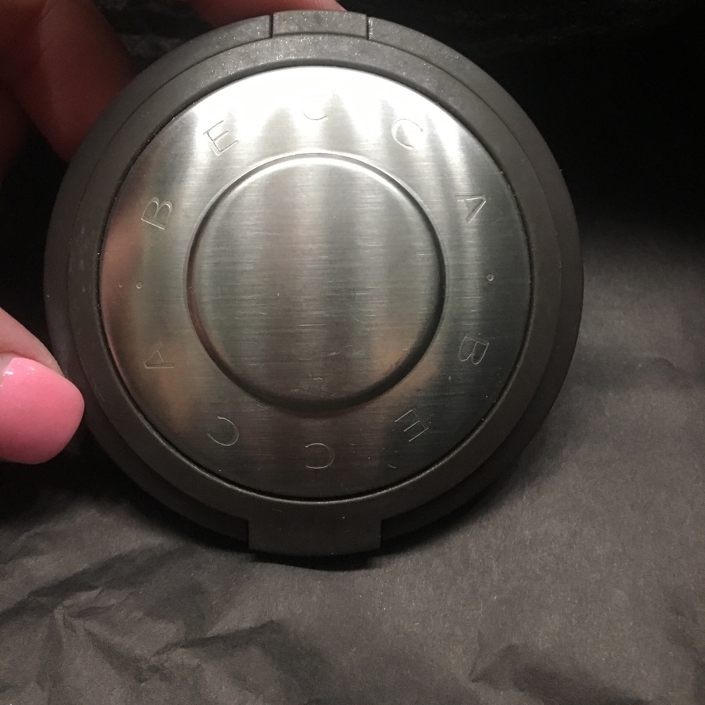 Becca shimmering pressed Skin Perfector