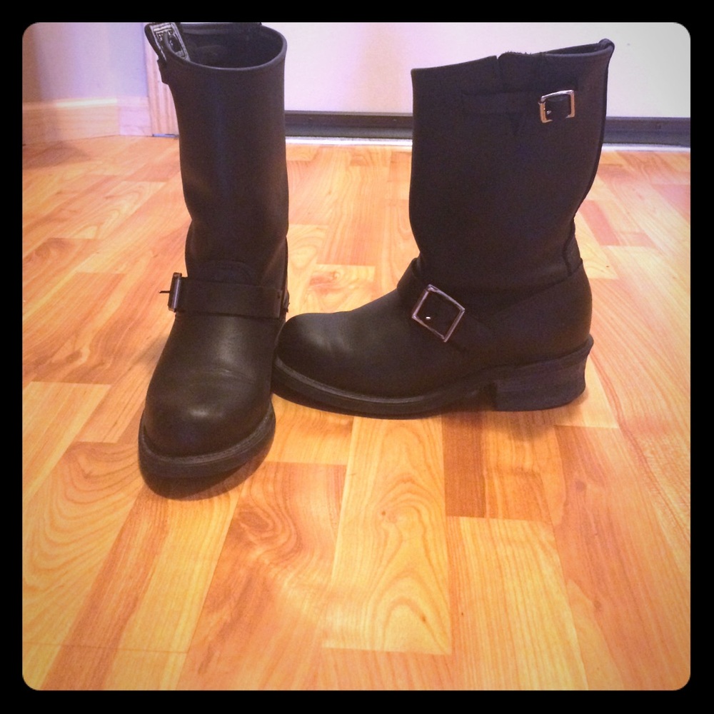 Black 12R Frye Boots!