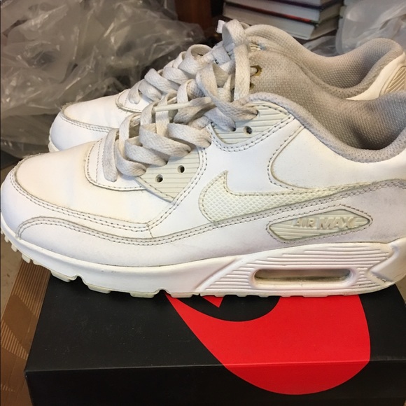 Nike Shoes - Nike air max 90