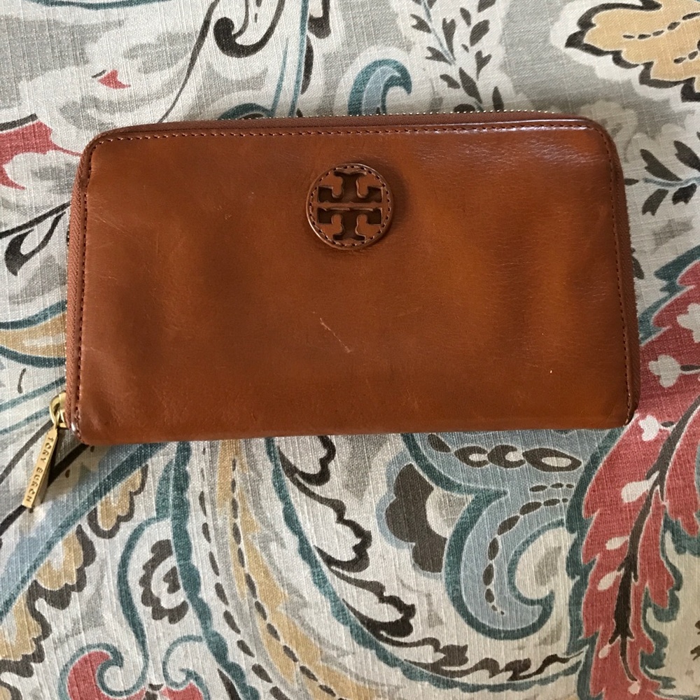 Tory burch wallet used
